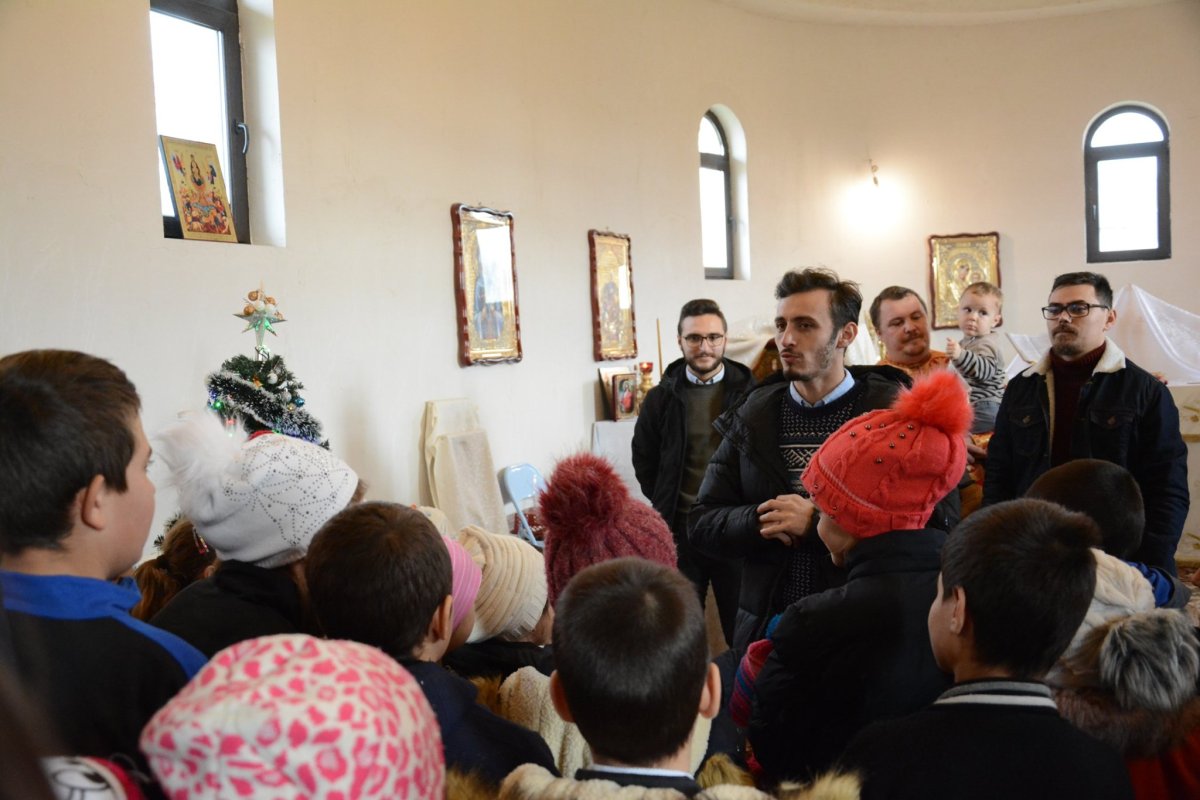 „Cutia cu papucei pentru Ei” la Parohia Urșița 134734