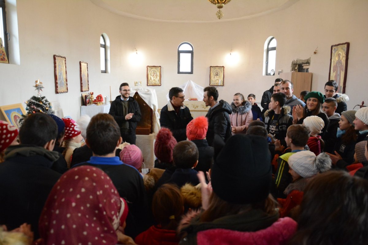 „Cutia cu papucei pentru Ei” la Parohia Urșița 134735