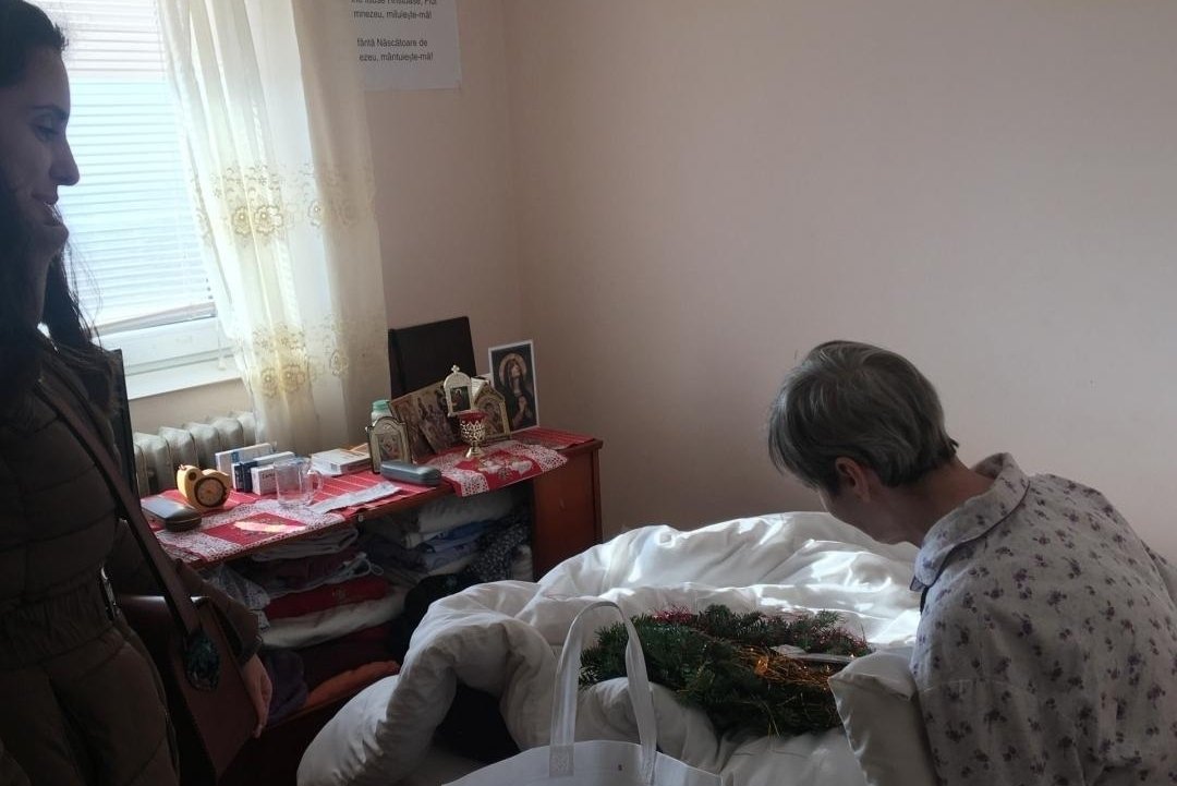 Campania „Crăciunul în fiecare casă!” alături de bătrânii defavorizați 134867