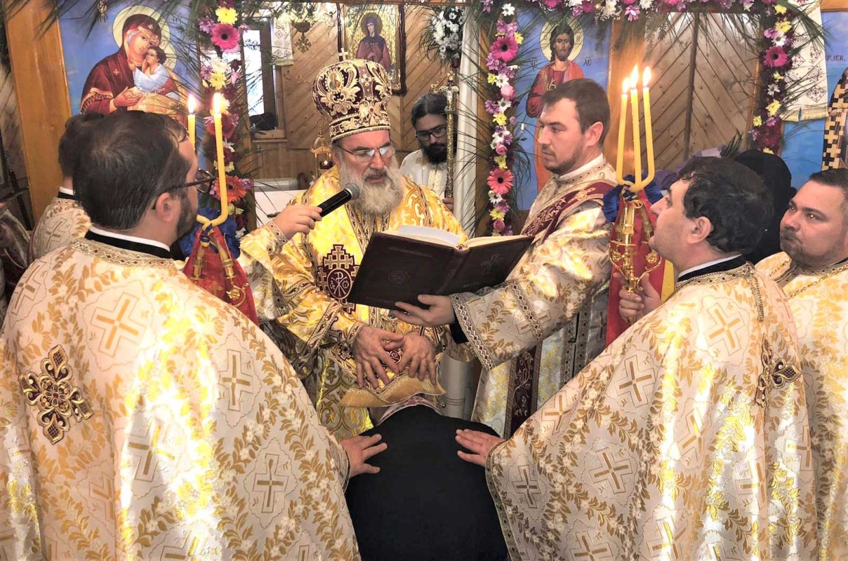 Înaltpreasfinţitul Părinte Ioachim a resfințit biserica Parohiei Trebeș 135127