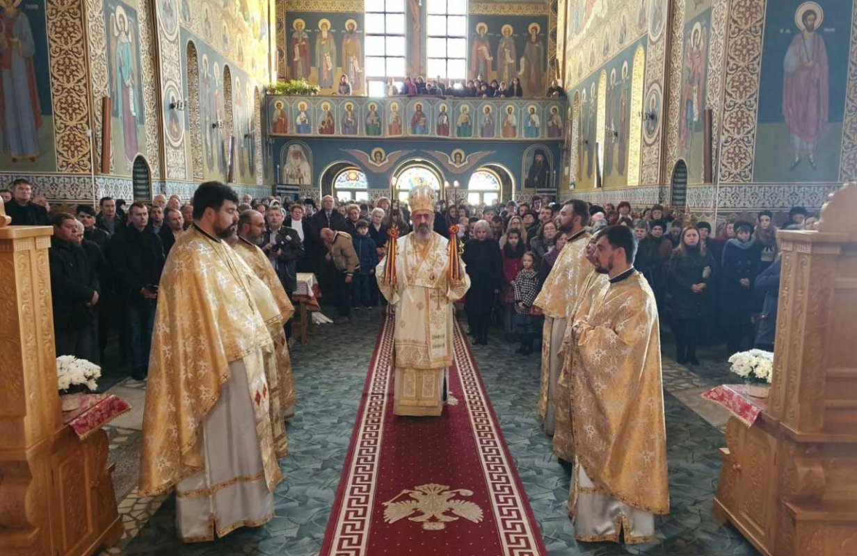 Sfinţire de biserică în Parohia „Platoul Romanilor”, Alba Iulia 135136