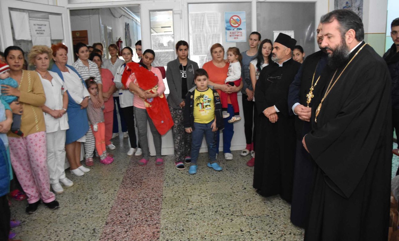 Colindători la centrele sociale din Reșița și Caransebeș 135302