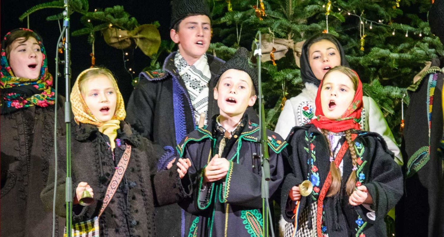 Povestea Crăciunului spusă prin colinde la Piatra Neamţ 135295