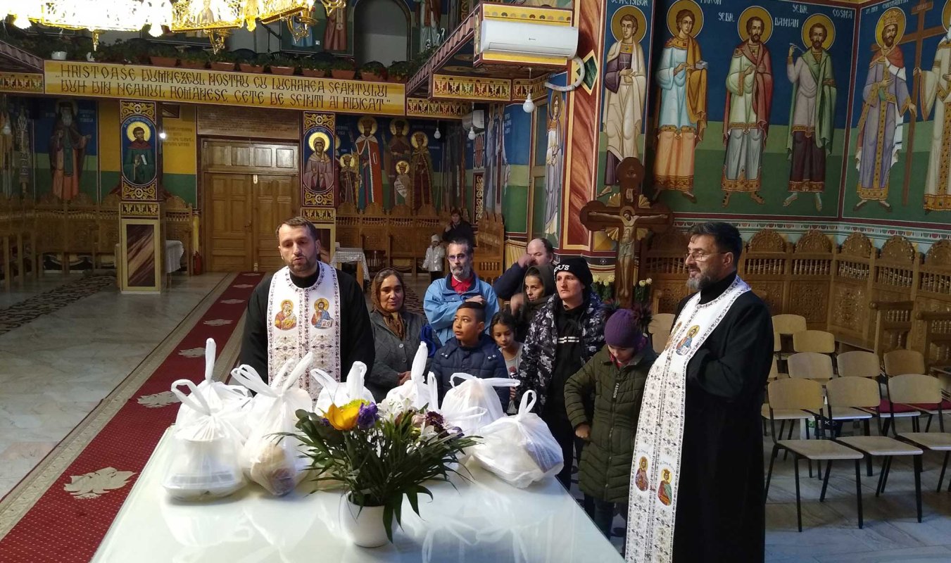 Hrană caldă pentru peste 500 de persoane sărace din Cetatea Băniei 135479