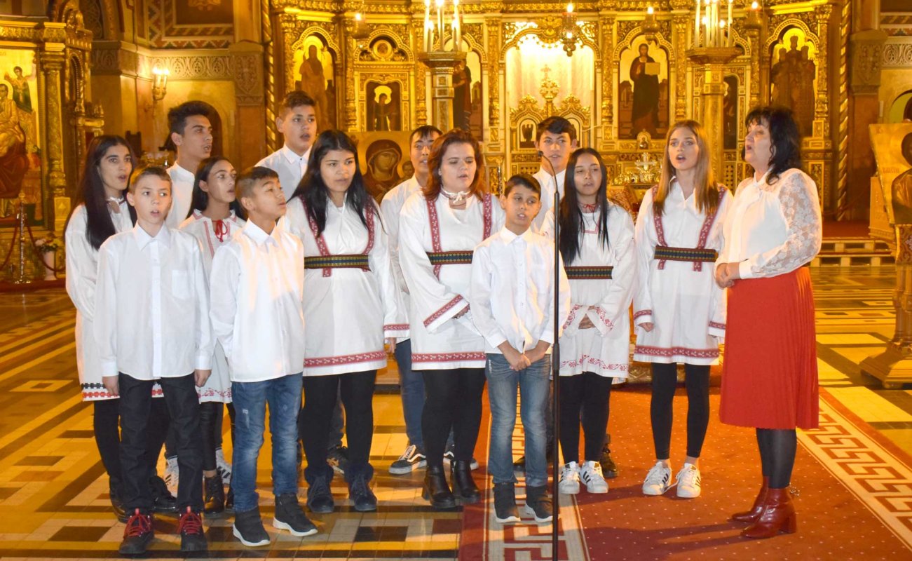 Copiii din centrele de plasament din Timiș au vestit Nașterea Domnului 135606