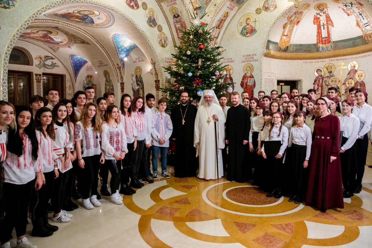 Patriarhul României a fost colindat la Reşedinţa Patriarhală 135764