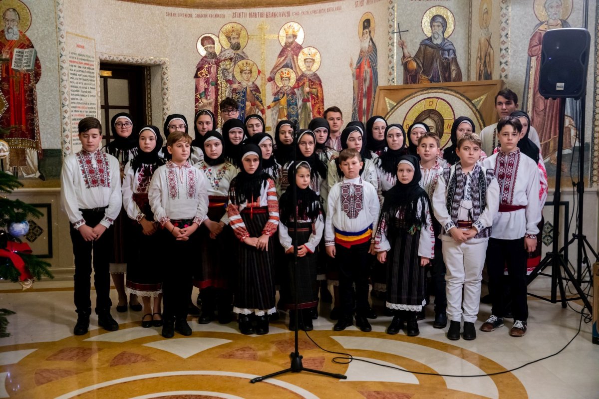 Patriarhul României a fost colindat la Reşedinţa Patriarhală 135765