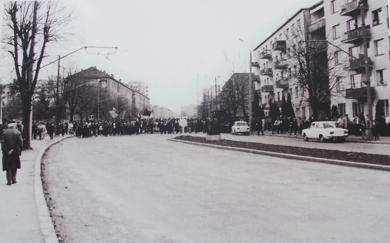 Prăbuşirea regimului comunist, o poveste trăită 135536