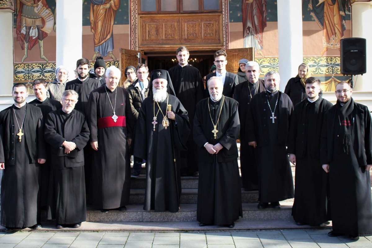 Liturghie arhierească în Parohia Lunca Jiului, Protoieria Craiova Sud, județul Dolj 136226