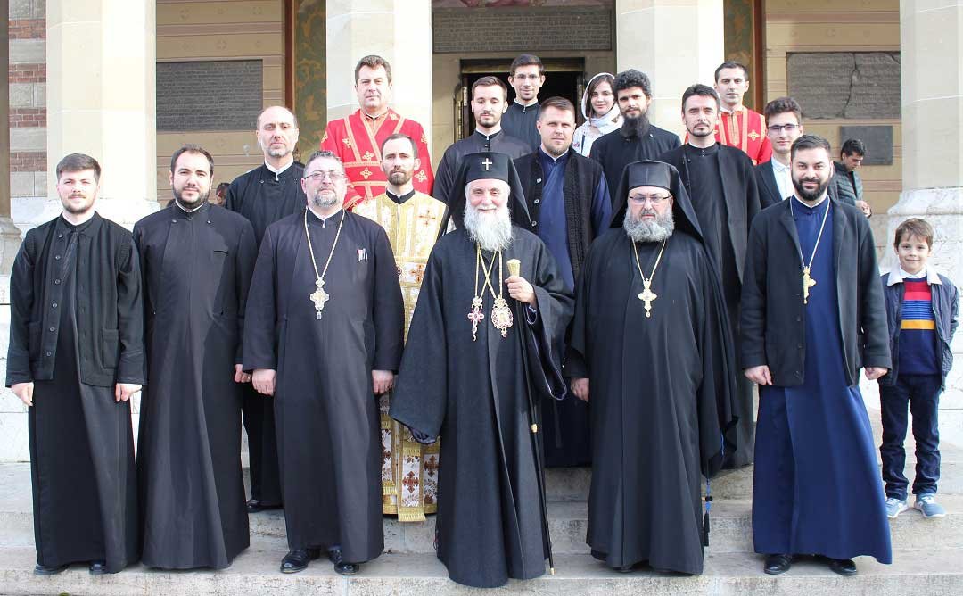 Lumina credinței și a faptelor bune de sărbătoarea Crăciunului 136145