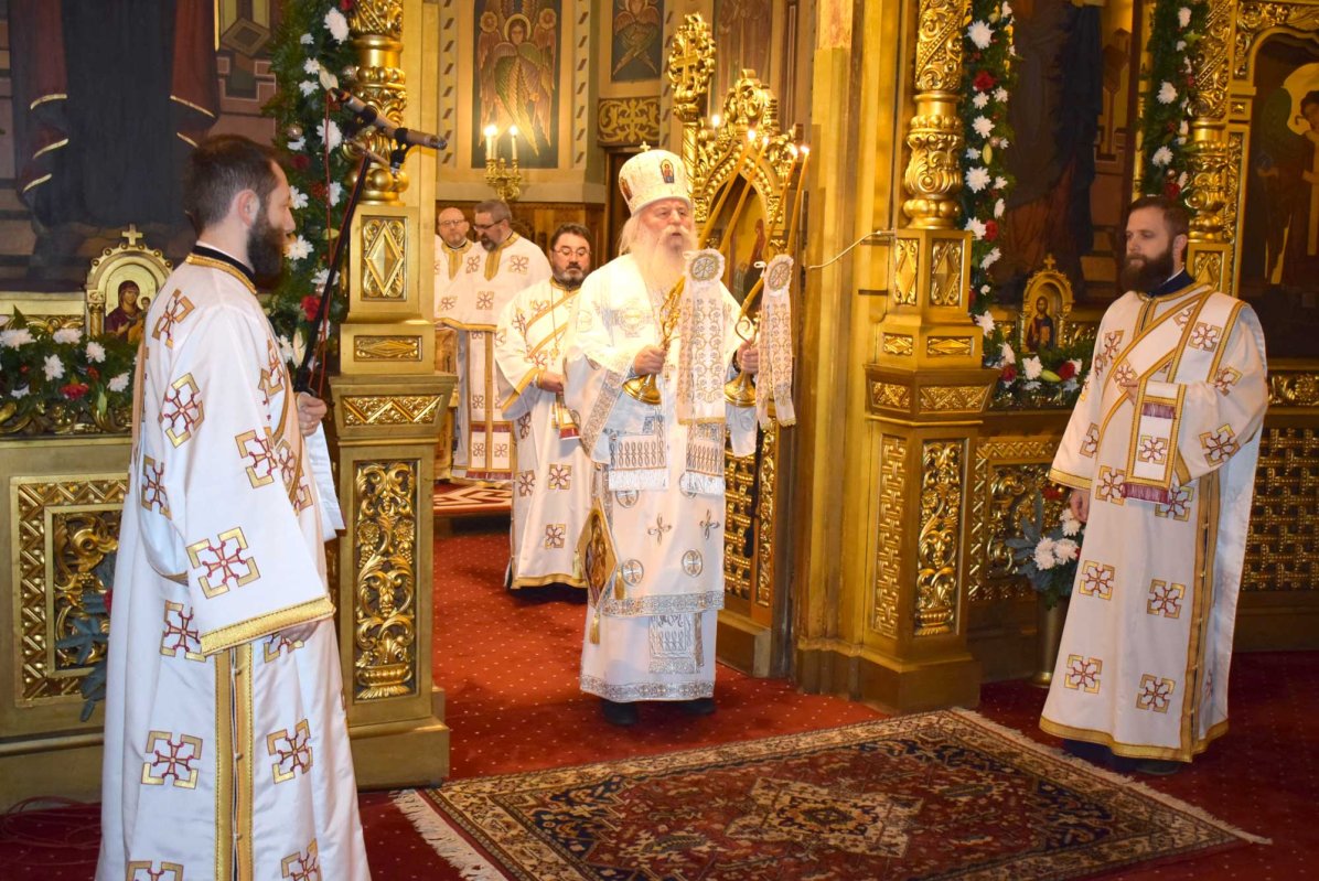 Lumina credinței și a faptelor bune de sărbătoarea Crăciunului 136146