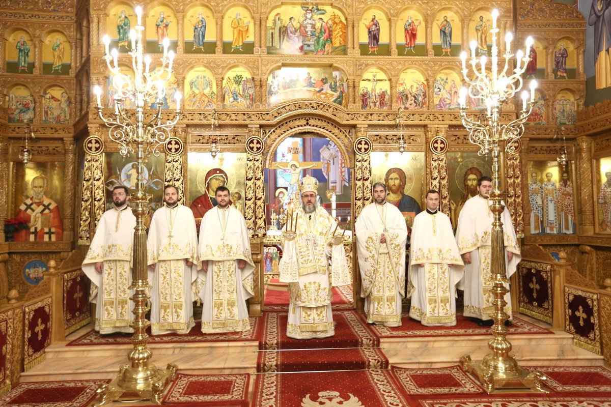 Lumina credinței și a faptelor bune de sărbătoarea Crăciunului 136149