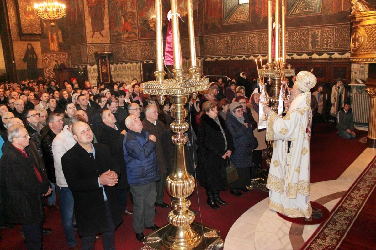 Lumina credinței și a faptelor bune de sărbătoarea Crăciunului 136150