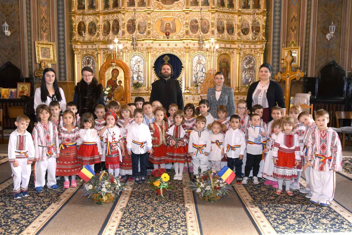 Marea familie din grădinița brăileană „Familia” 136389