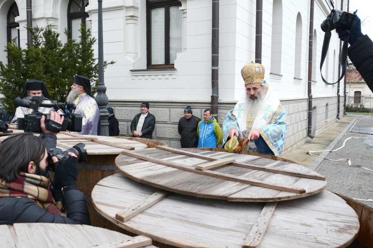Sfințirea cea mare a apei de Bobotează la Catedrala Mitropolitană din Iași 136595