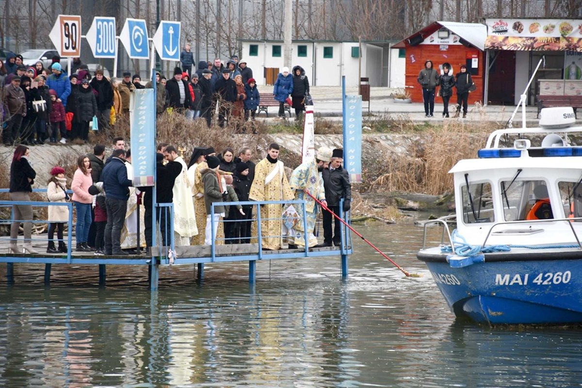 Boboteaza In Primul OraÈ™ Din Romania Prin Care Trece DunÄƒrea