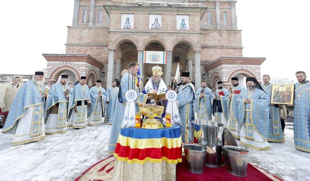 Slujire arhierească la Baia Mare 136639