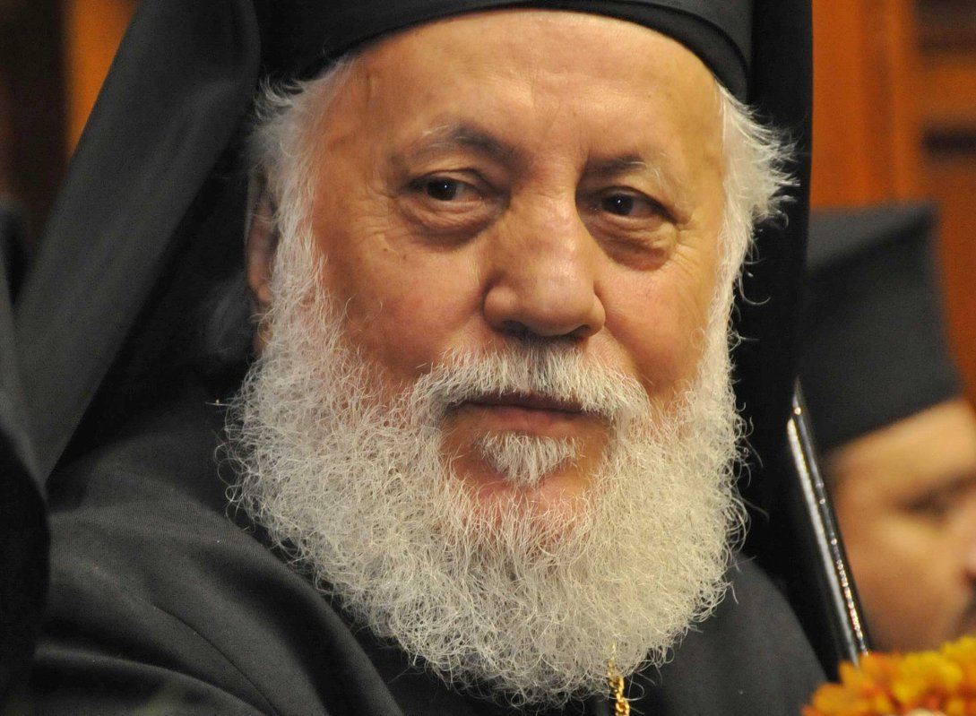 Arhiepiscopul Epifanie, pomenit la șapte ani de la mutarea la Domnul 136727