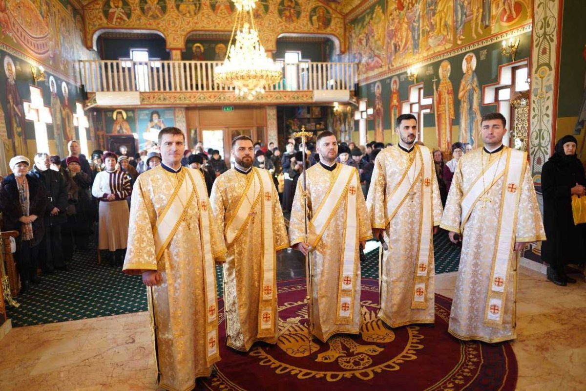 Hramul Bisericii „Sfântul Ioan Botezătorul” din Slobozia 136794