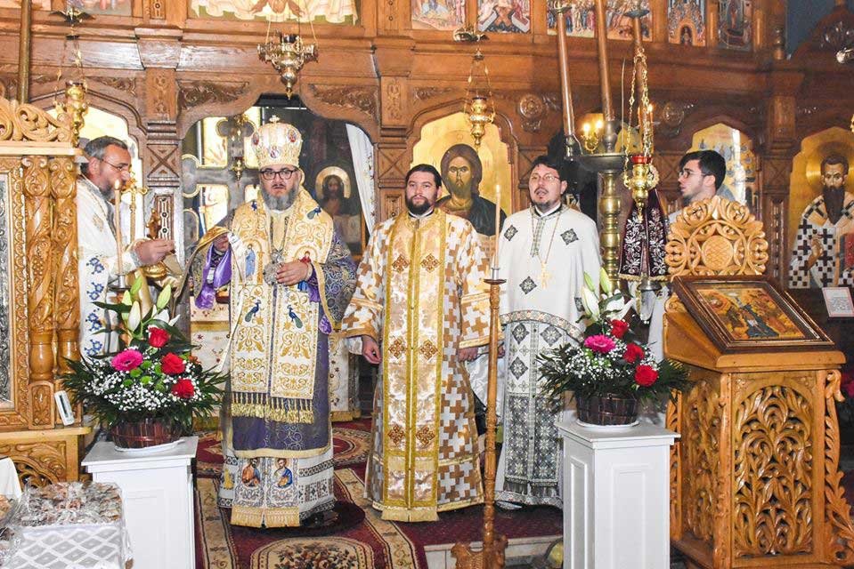 Liturghie și binecuvântare la catedrala din Bolintin Vale 136891