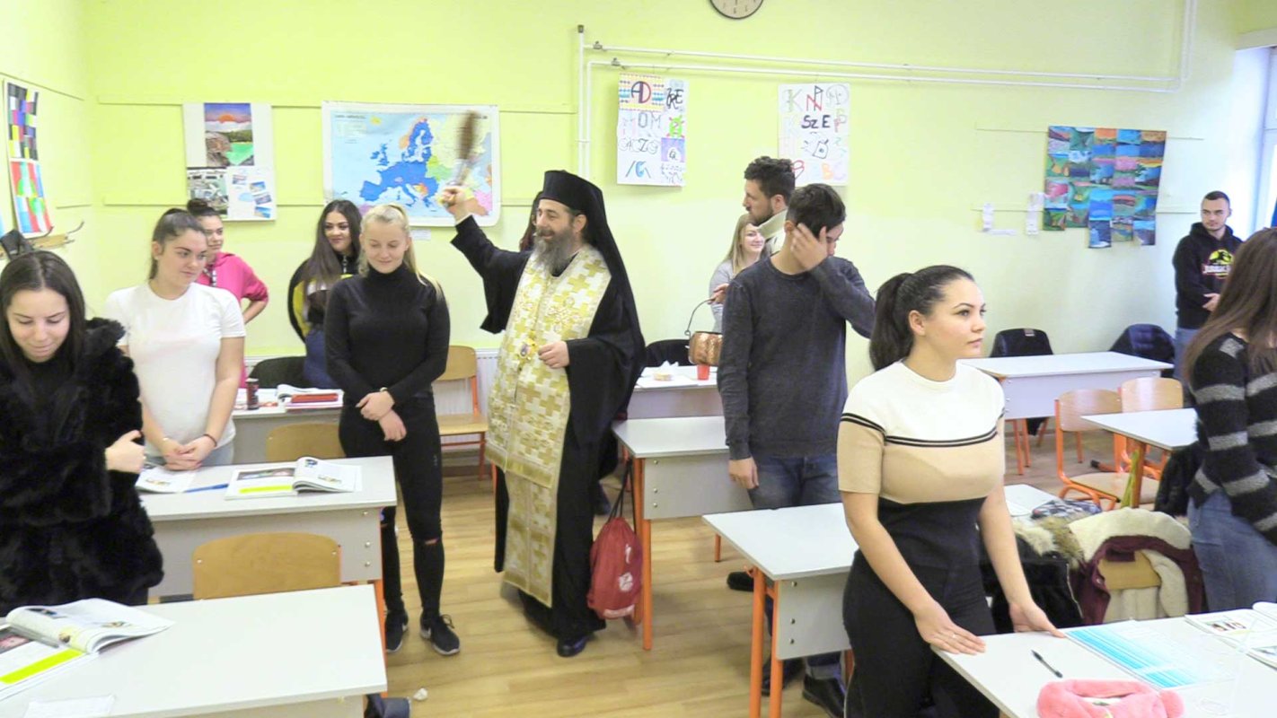 Binecuvântare cu Agheasmă mare a instituțiilor românești din Giula, Ungaria 136937