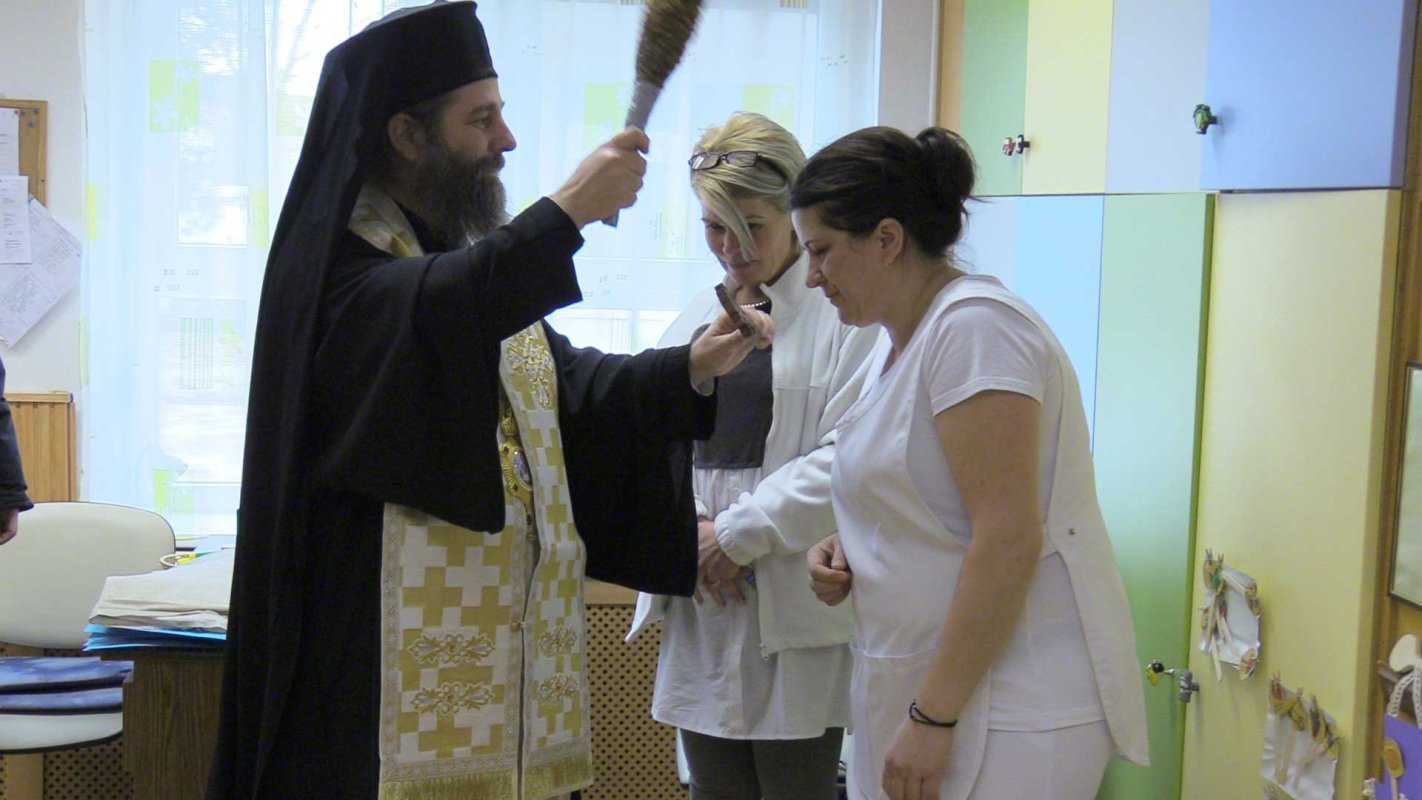 Binecuvântare cu Agheasmă mare a instituțiilor românești din Giula, Ungaria 136938