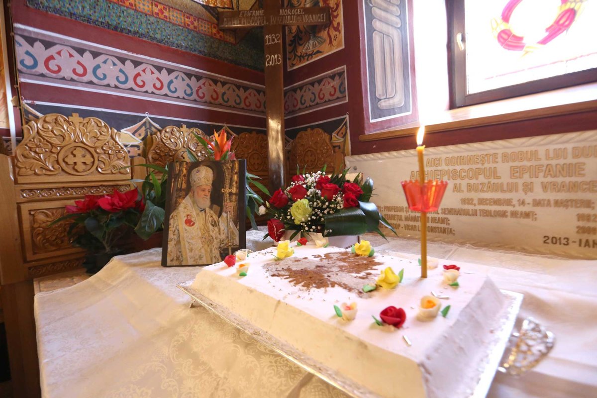 Parastas la 7 ani de la mutarea la Domnul a Arhiepiscopului Epifanie Norocel 136927