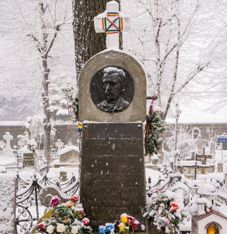 Slujbe de pomenire pentru poetul național  Mihai Eminescu la 170 de ani de la naștere 136959