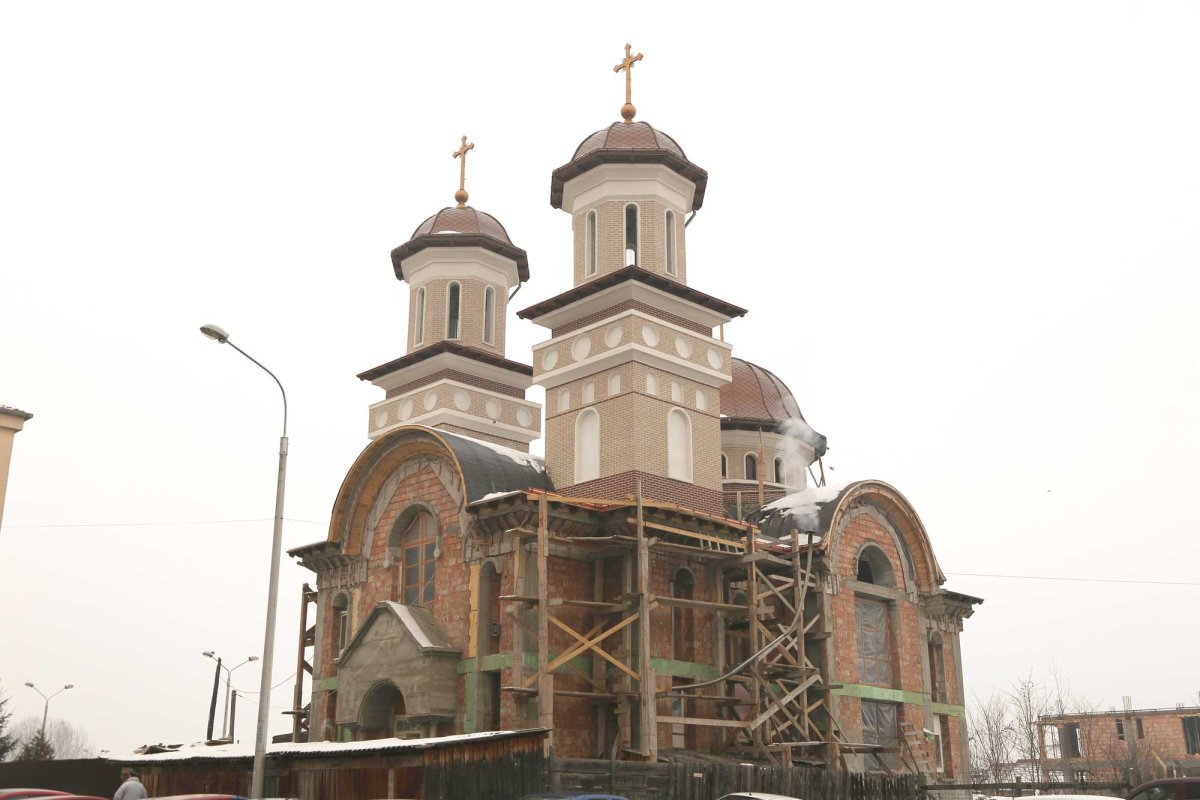 Bucurii duhovniceşti la Biserica „Duminica Tuturor Sfinţilor” din Sibiu 136996