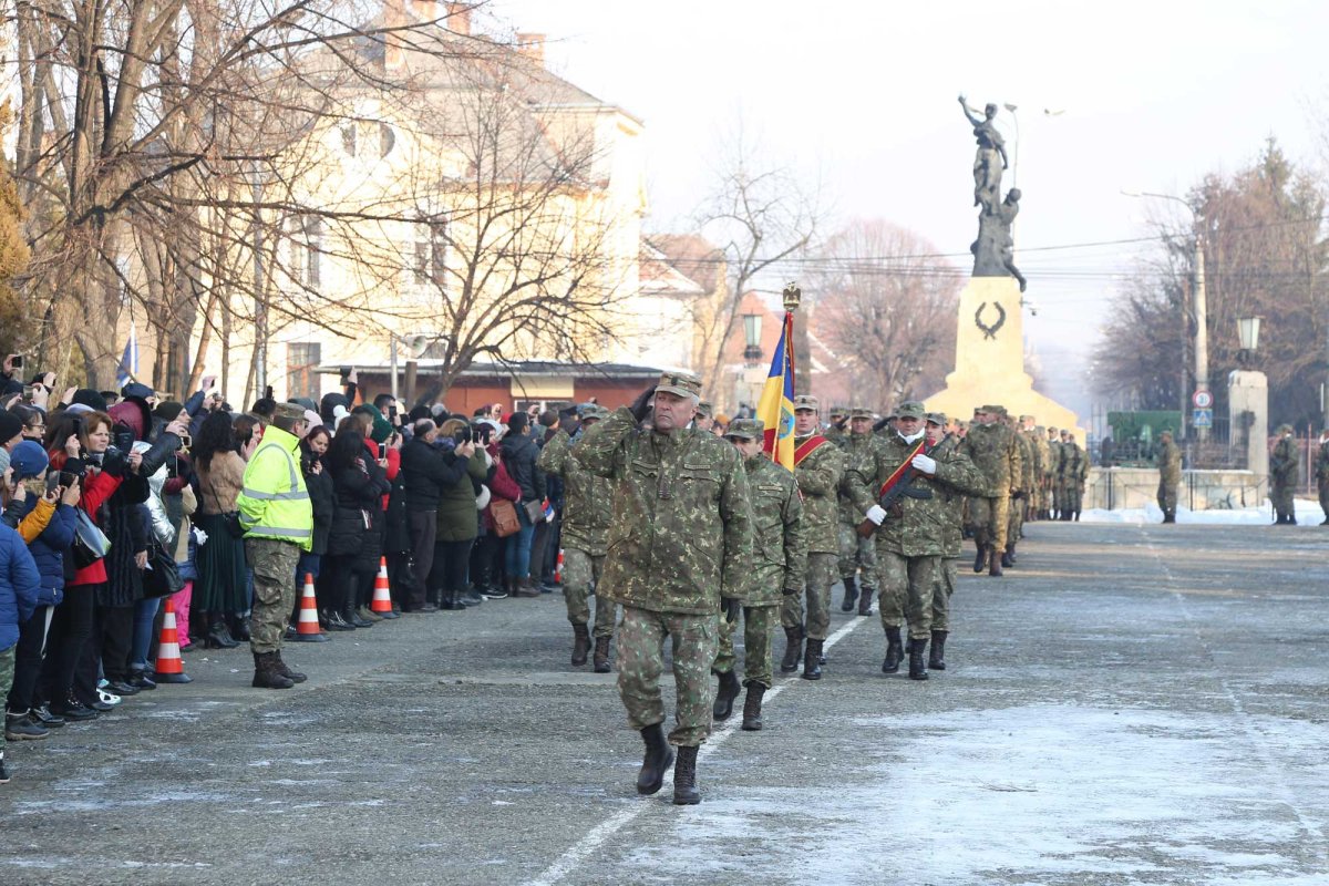Binecuvântare pentru 172 de militari instruiţi la Sibiu 137060