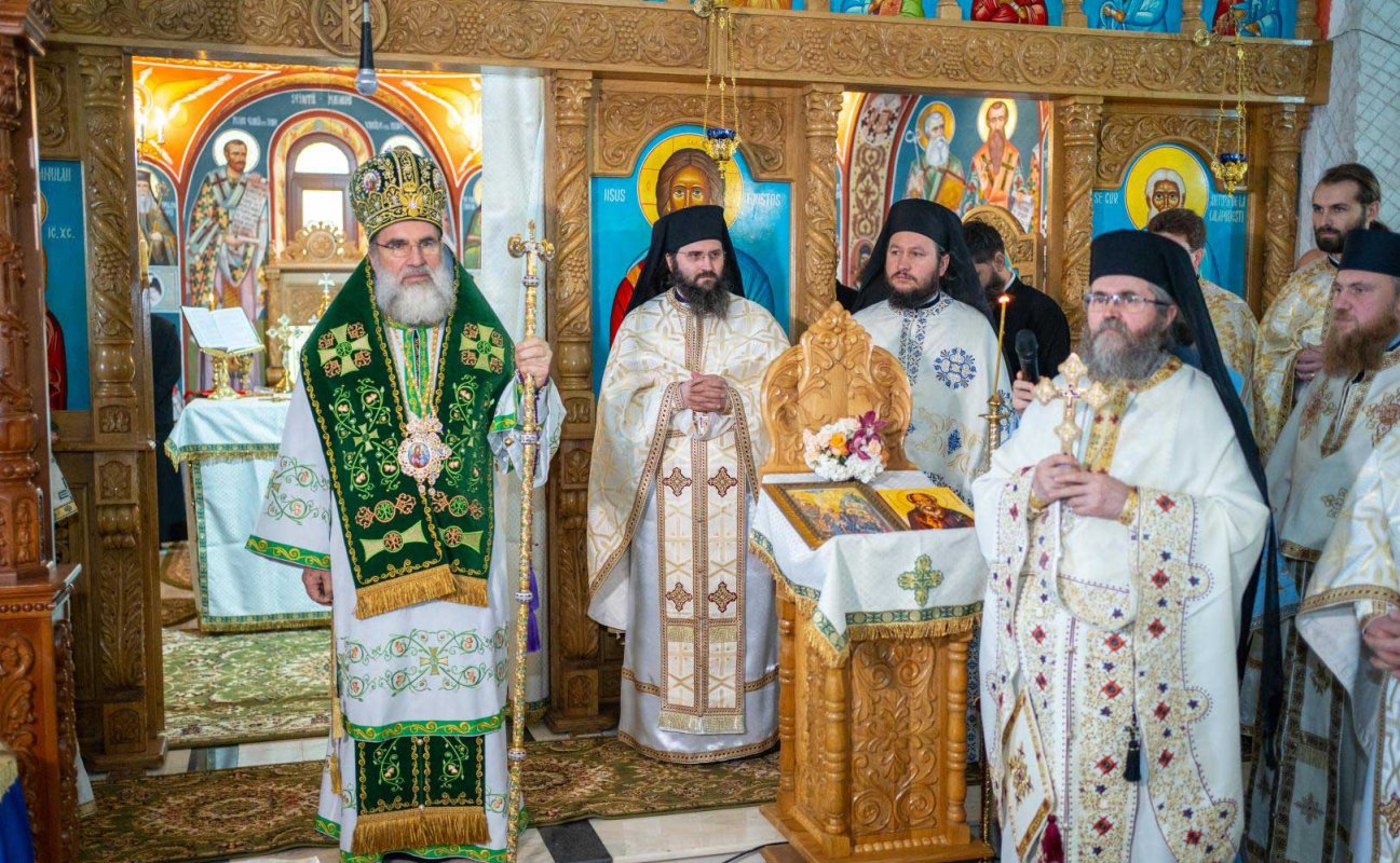 Mănăstirea Calapodeşti şi-a sărbătorit hramul 137070