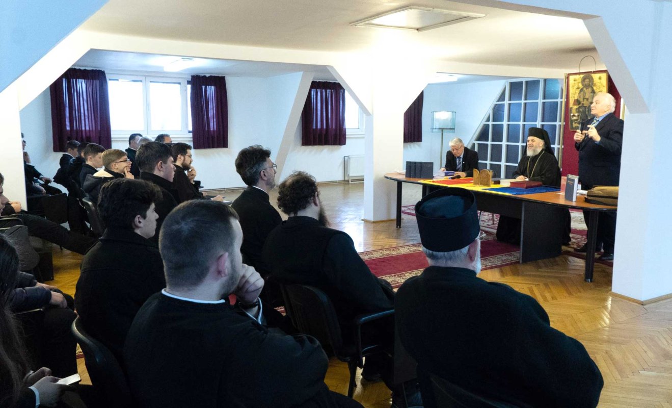 Cenaclu literar cu elevi și profesori din Galați și Brăila 137217