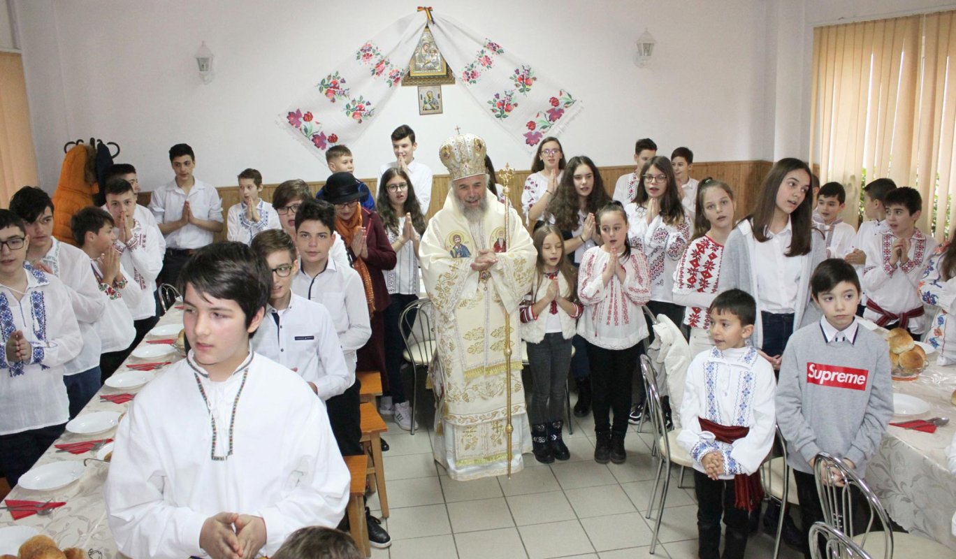 Credincioşii gălăţeni l-au cinstit pe Sfântul Cuvios Antonie cel Mare 137504