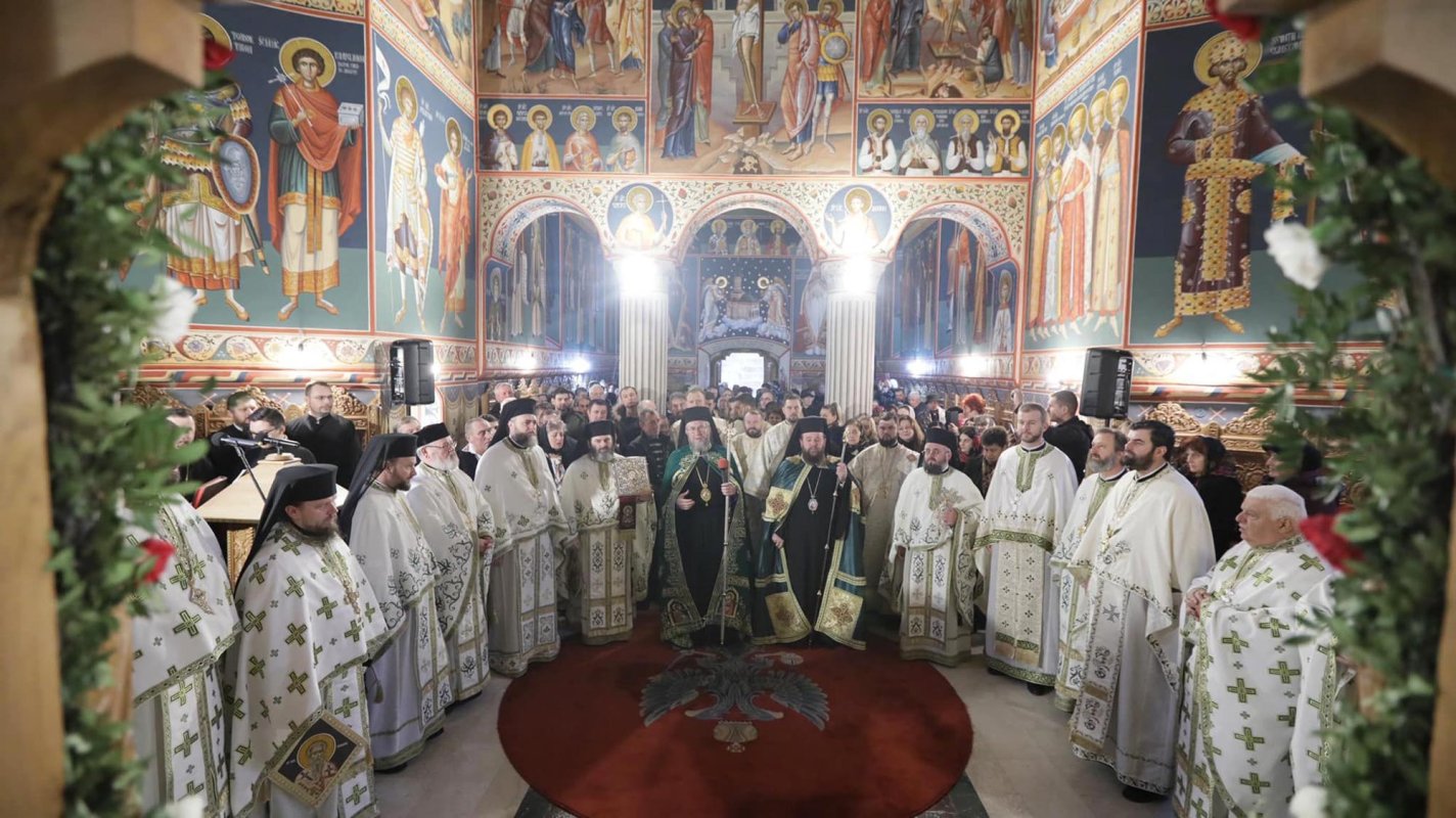 Slujire la Mănăstirea Rohia 137596