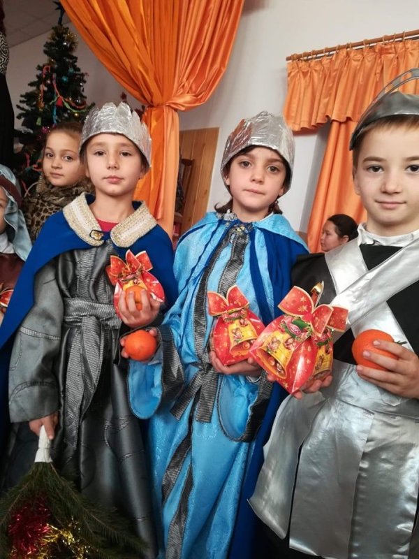 Un profesor de religie unește inimile peste Prut 137617