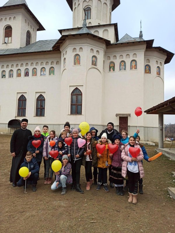 Inaugurarea primelor două cluburi „Credo Impact” în Episcopia Hușilor 137675