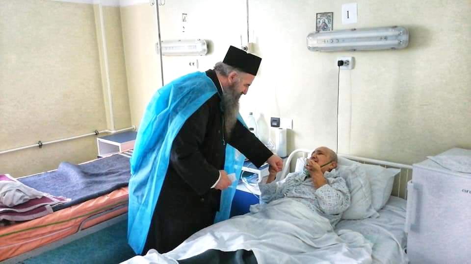 Program social dezvoltat de voluntarii Catedralei Naţionale 137662