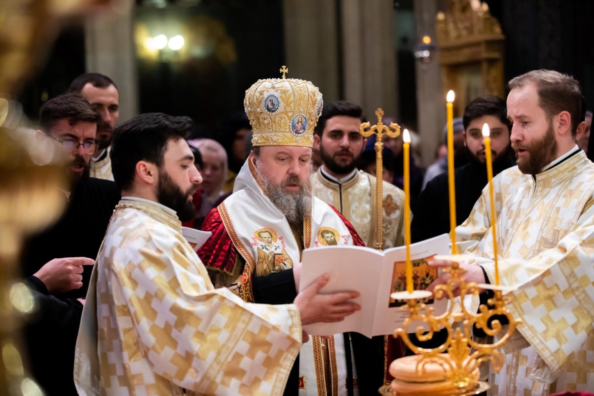 Procesiune cu moaștele „dascălilor Bisericii” la Catedrala Patriarhală 138160