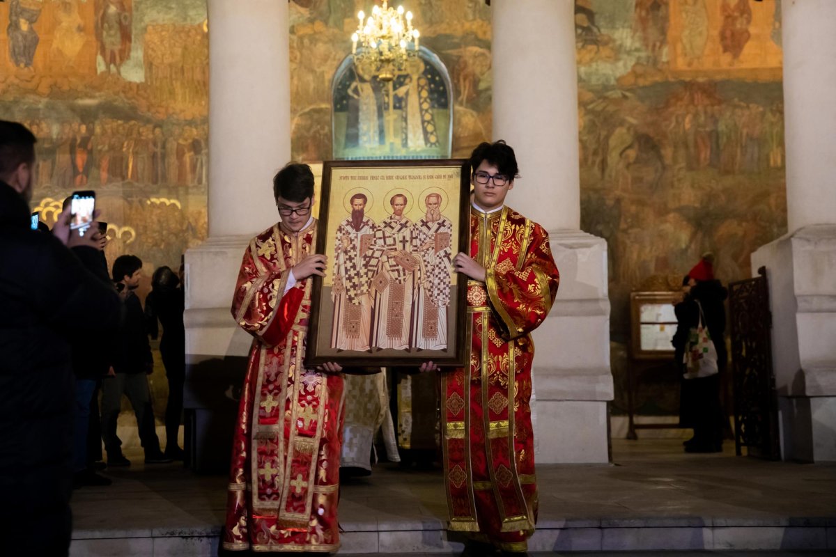 Procesiune cu moaștele „dascălilor Bisericii” la Catedrala Patriarhală 138173