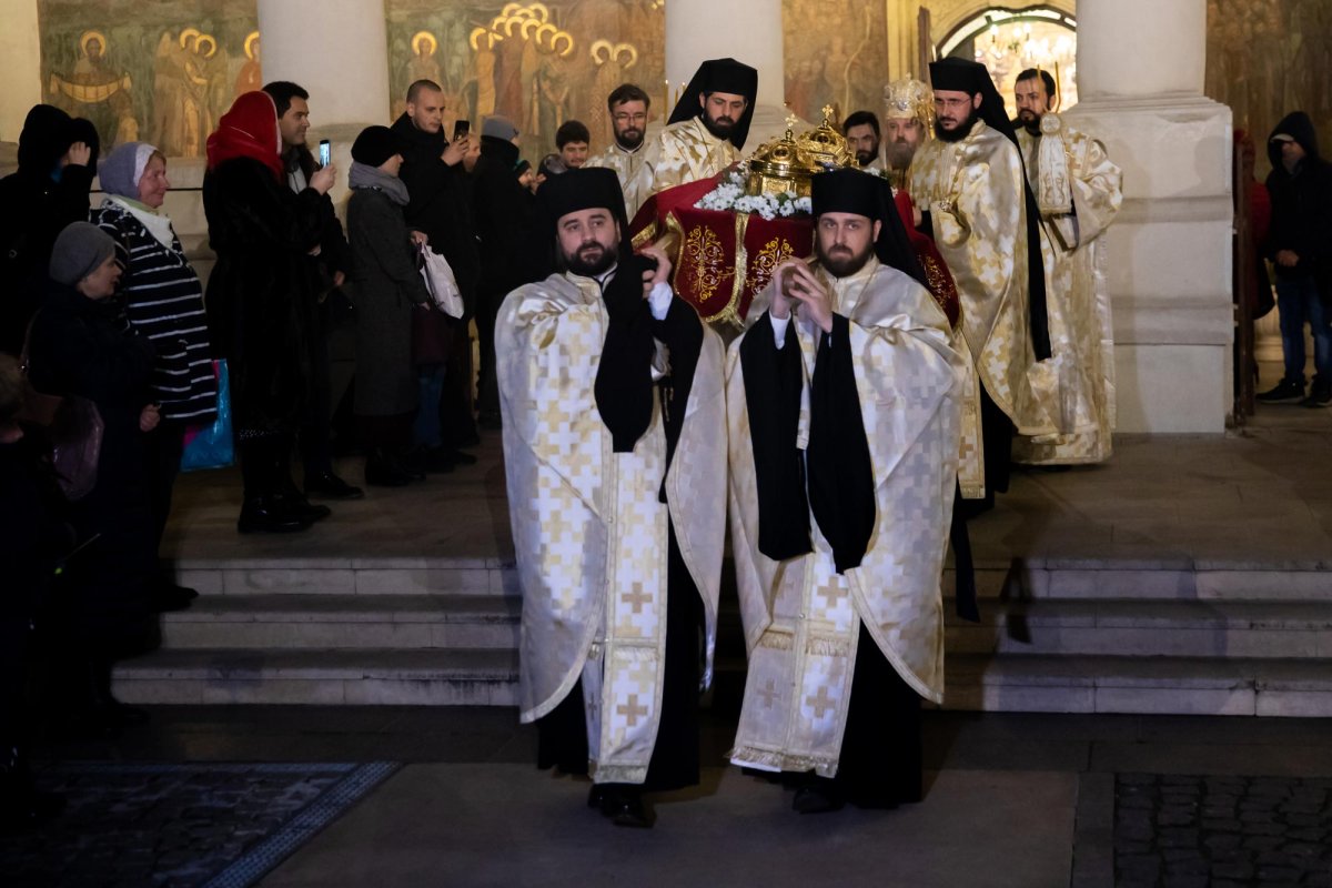Procesiune cu moaștele „dascălilor Bisericii” la Catedrala Patriarhală 138174