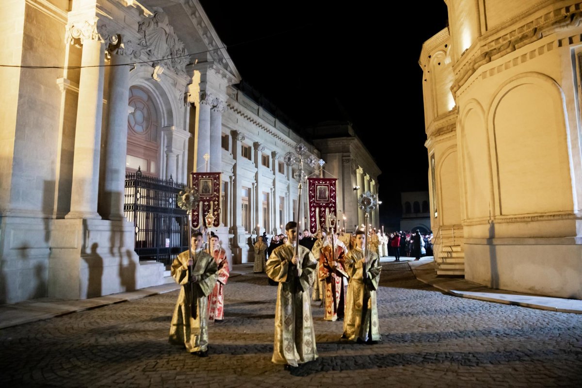 Procesiune cu moaștele „dascălilor Bisericii” la Catedrala Patriarhală 138179