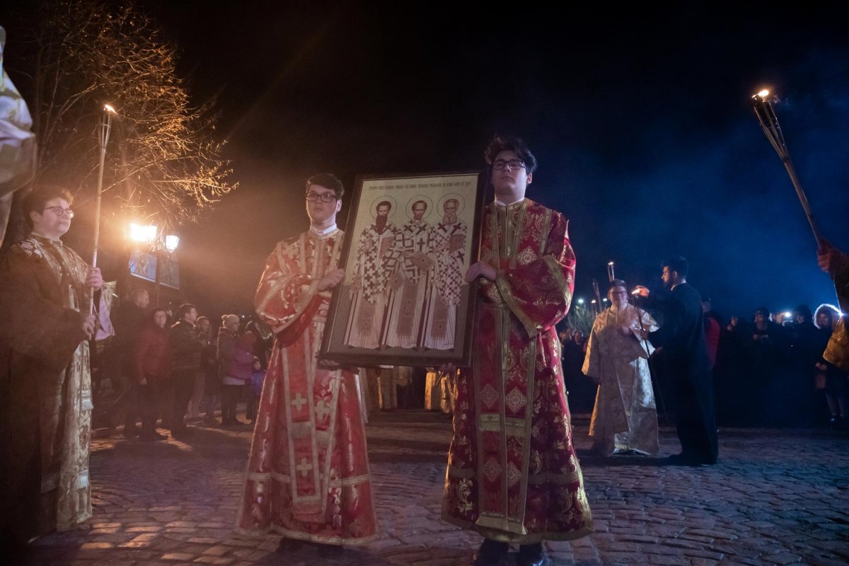 Procesiune cu moaștele „dascălilor Bisericii” la Catedrala Patriarhală 138188