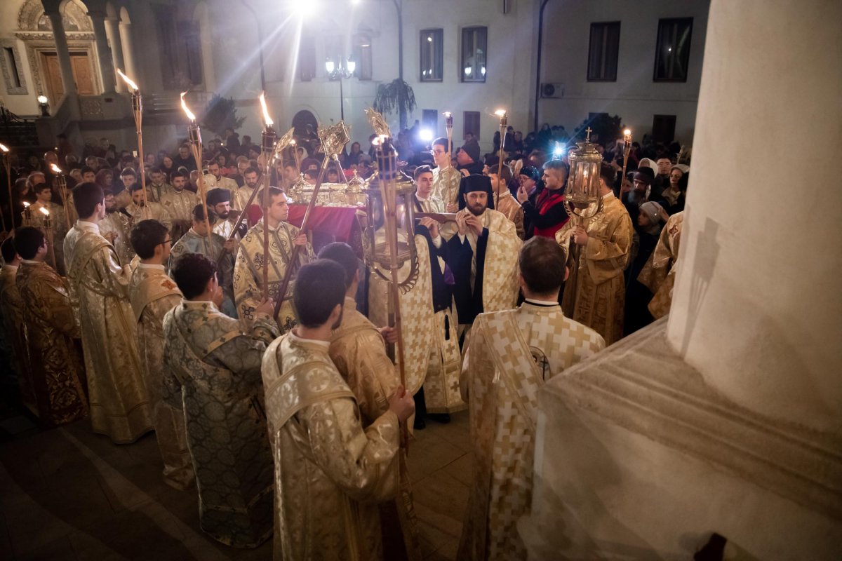 Procesiune cu moaștele „dascălilor Bisericii” la Catedrala Patriarhală 138191