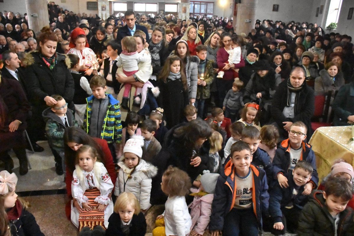 Slujire arhierească la Gherla, Cluj 138062