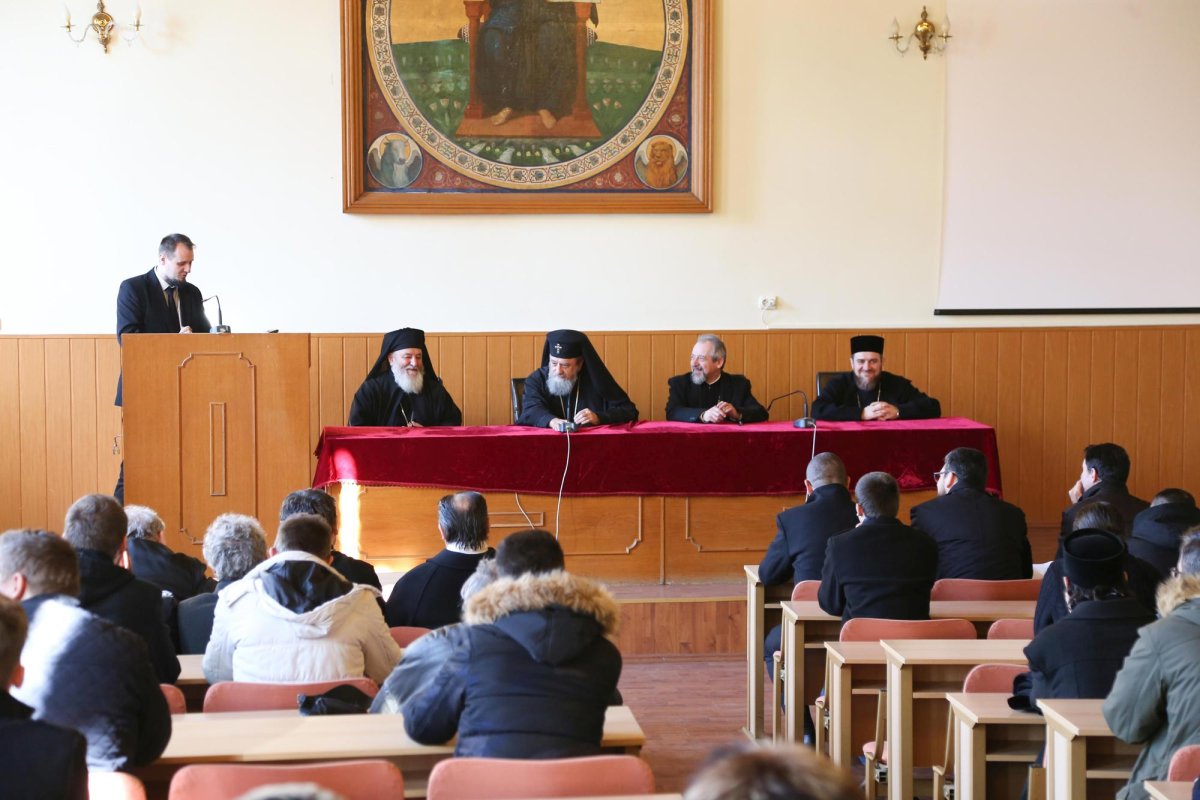 Hramul Sfinţilor Trei Ierarhi la Facultatea de Teologie Ortodoxă din Sibiu 138295