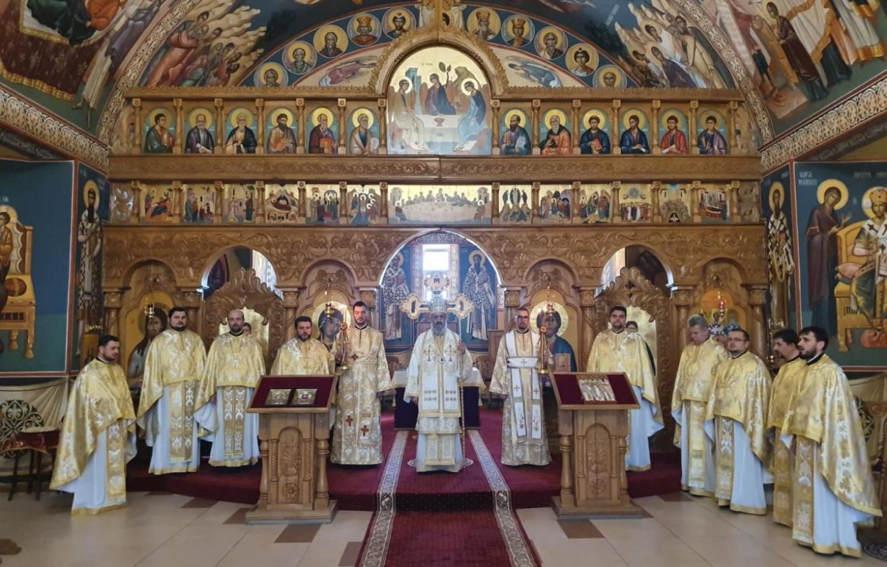 Slujire arhierească la Alba Iulia 138302