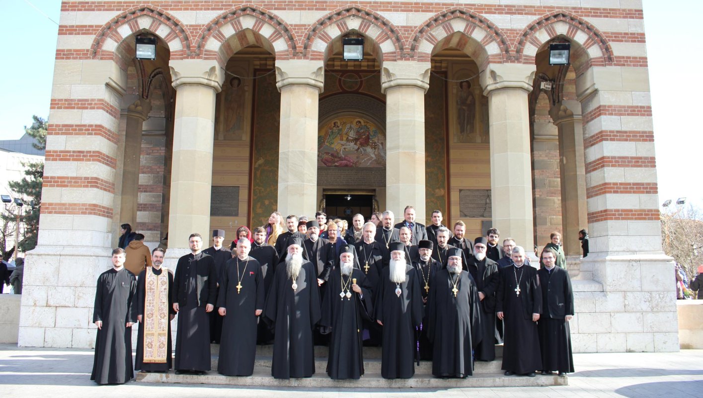 Praznicul Sfinţilor Trei Ierarhi la Facultatea de Teologie din Craiova 138462