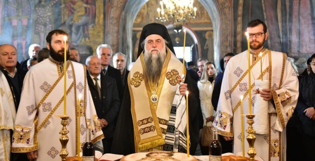 Slujiri arhierești la vetre monahale din Oltenia 138484