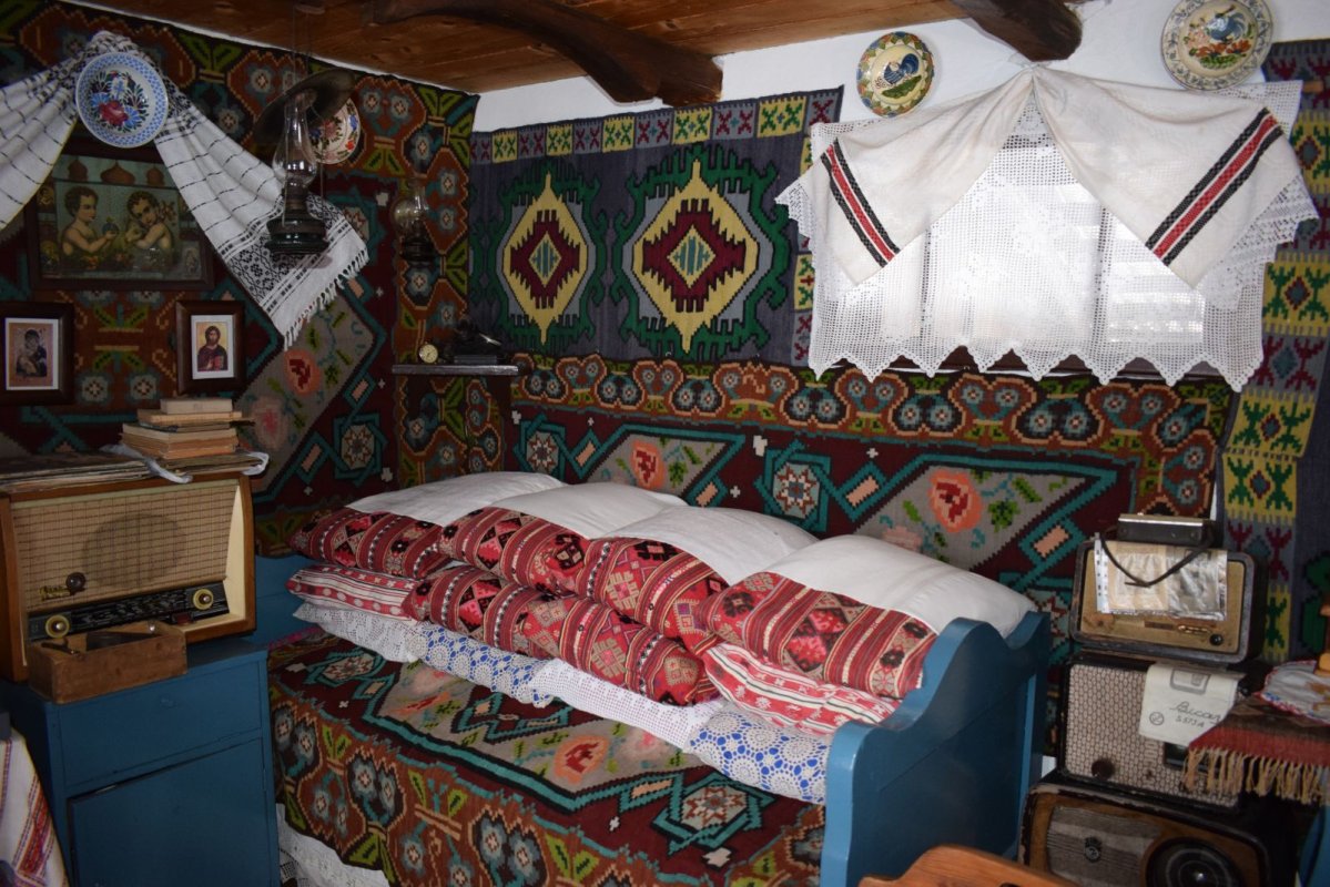 Şura cu comori din Izvoru Mureşului 138502