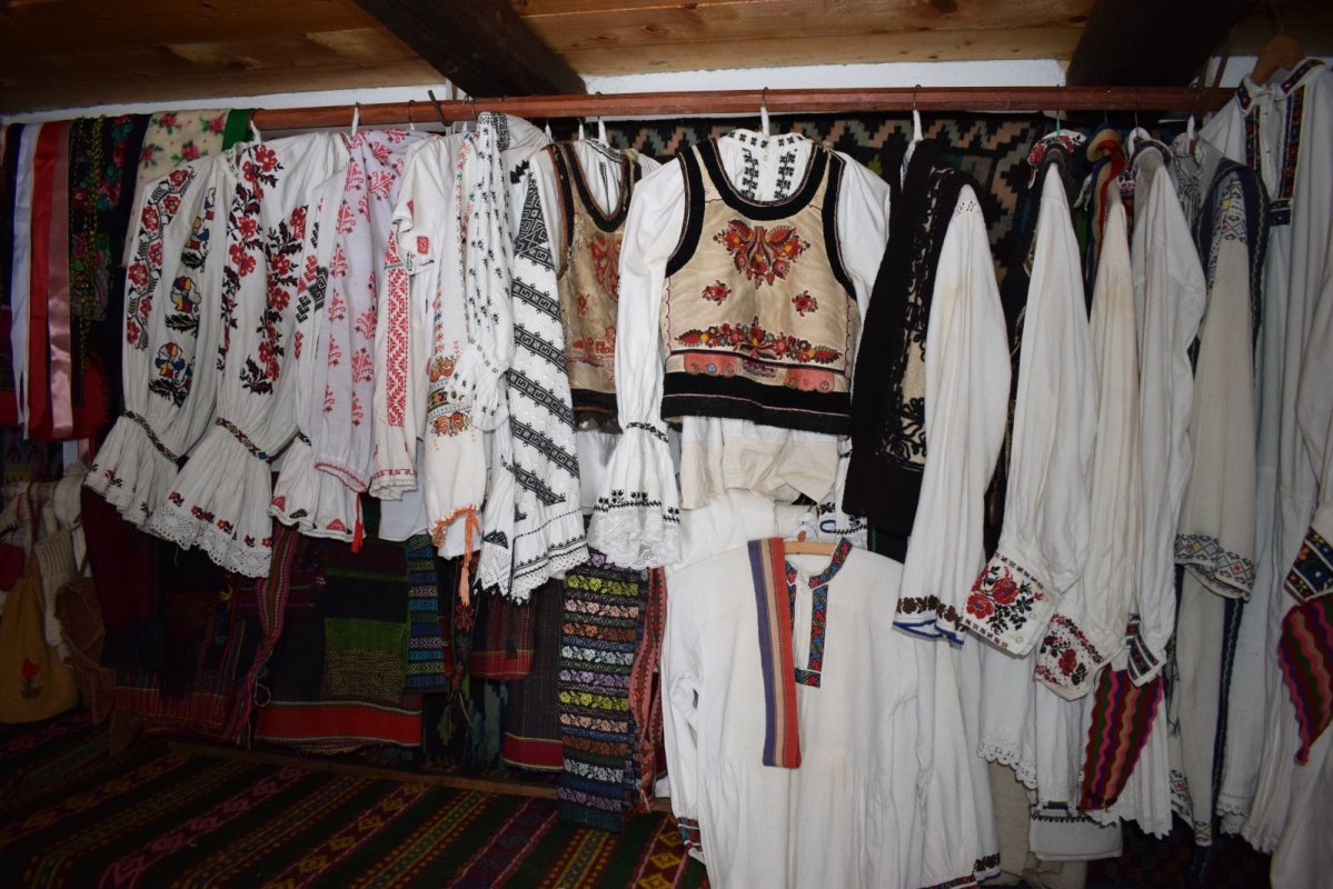 Şura cu comori din Izvoru Mureşului 138503